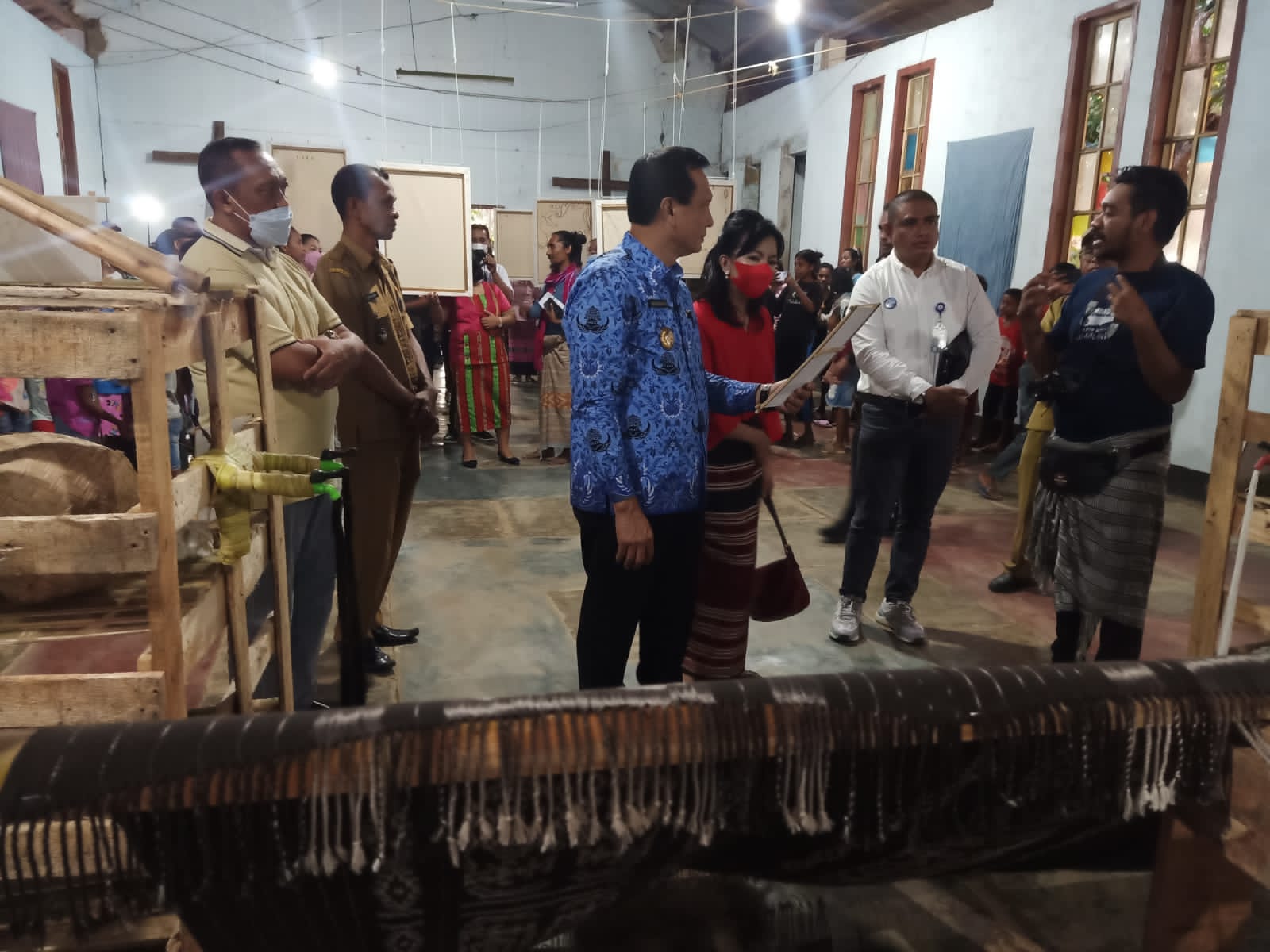 Bupati Belu Kunjungi Pameran Seni Rupa di Sadi, Beri Apresiasi Kepada Nu Kolektif