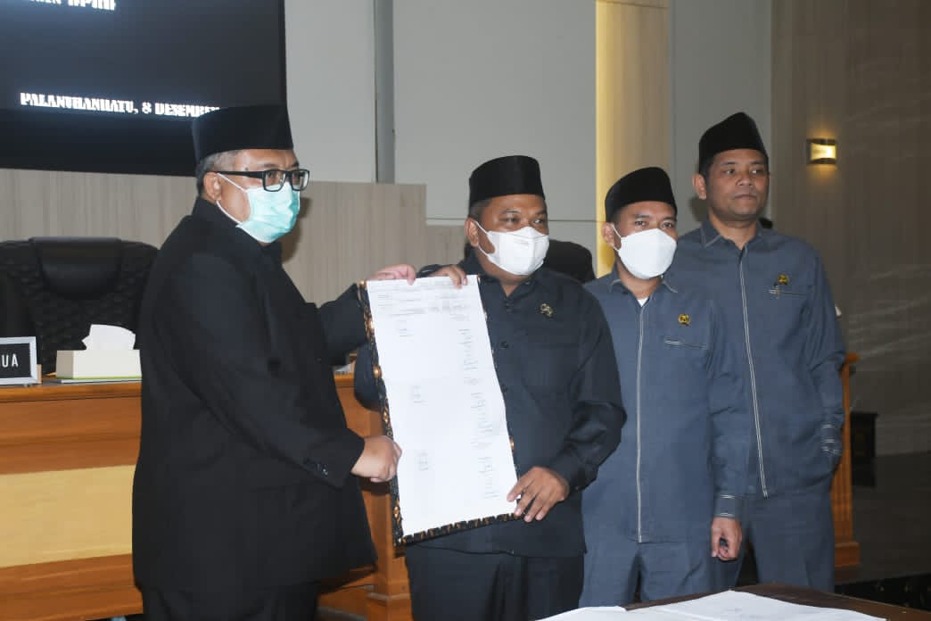 Paripurna DPRD, Penyempurnaan Dan Penyesuaian Hasil Evaluasi Gubernur Atas RAPERDA APBD 2023
