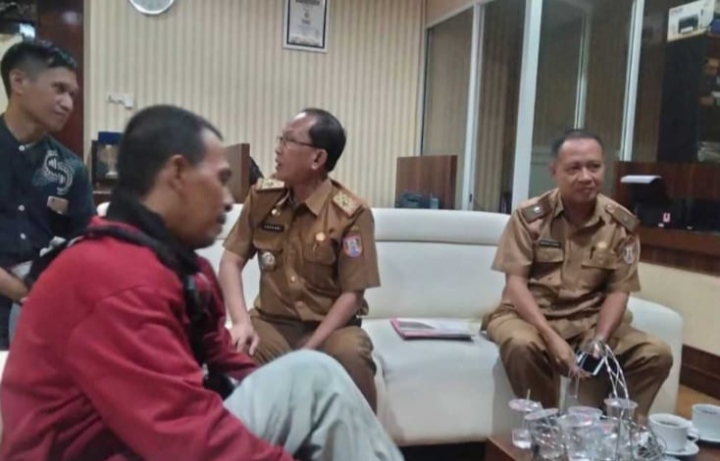 Waduh! Demi Cuan Oknum Kelurahan Buat SK Kematian Warga Yang Masih Hidup