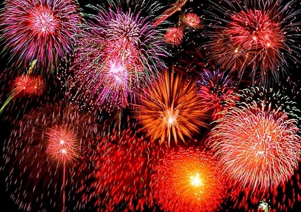 Simak Beberapa Tradisi Masyarakat Indonesia Menyambut Tahun Baru