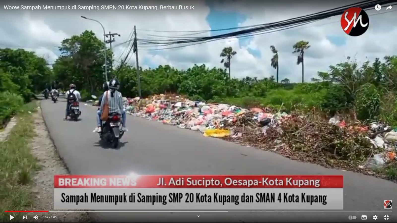 Woow Sampah Menumpuk di Samping SMPN 20 Kota Kupang, Berbau Busuk